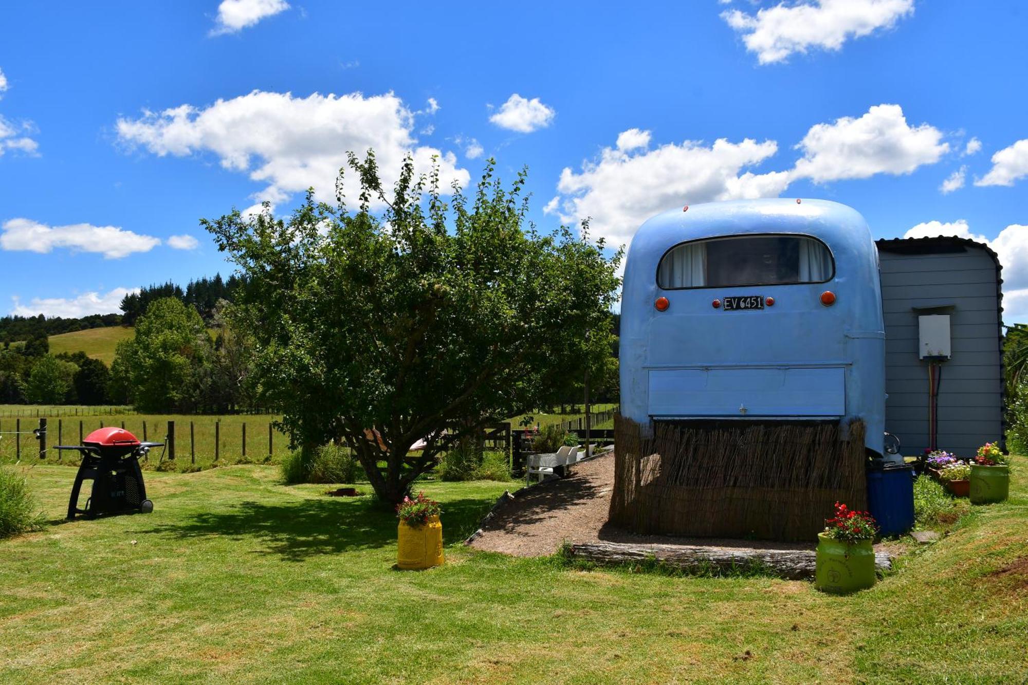 Evi The School Bus At Oromahoe Downs Farm Puketona エクステリア 写真