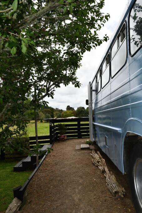 Evi The School Bus At Oromahoe Downs Farm Puketona エクステリア 写真