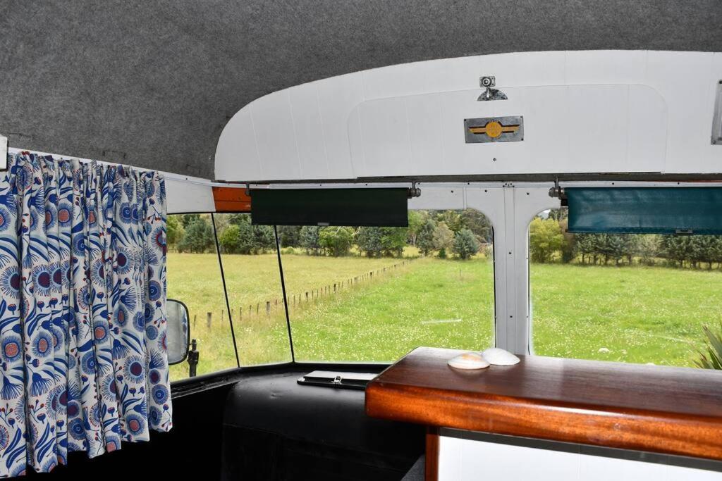Evi The School Bus At Oromahoe Downs Farm Puketona エクステリア 写真